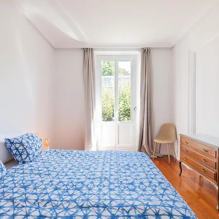 Eki Etxea En Al Lado De San Sebastian Parking