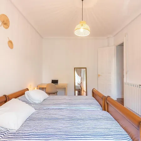 Eki Etxea En Al Lado De San Sebastian Parking * Orio